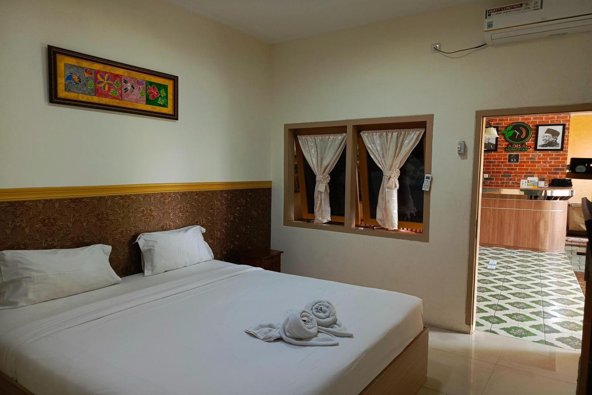 Adisa Homestay Malang Exteriör bild