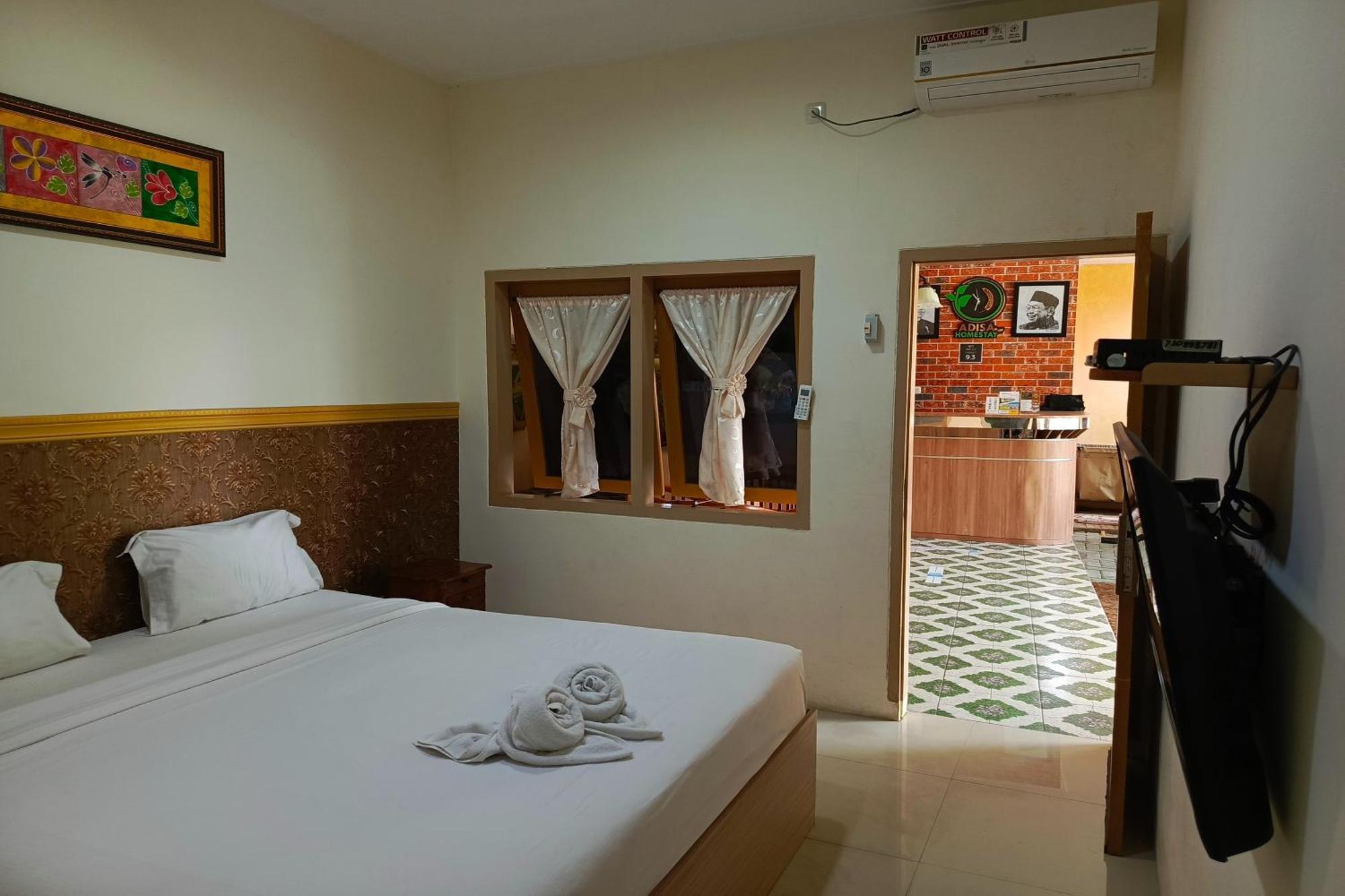 Adisa Homestay Malang Exteriör bild