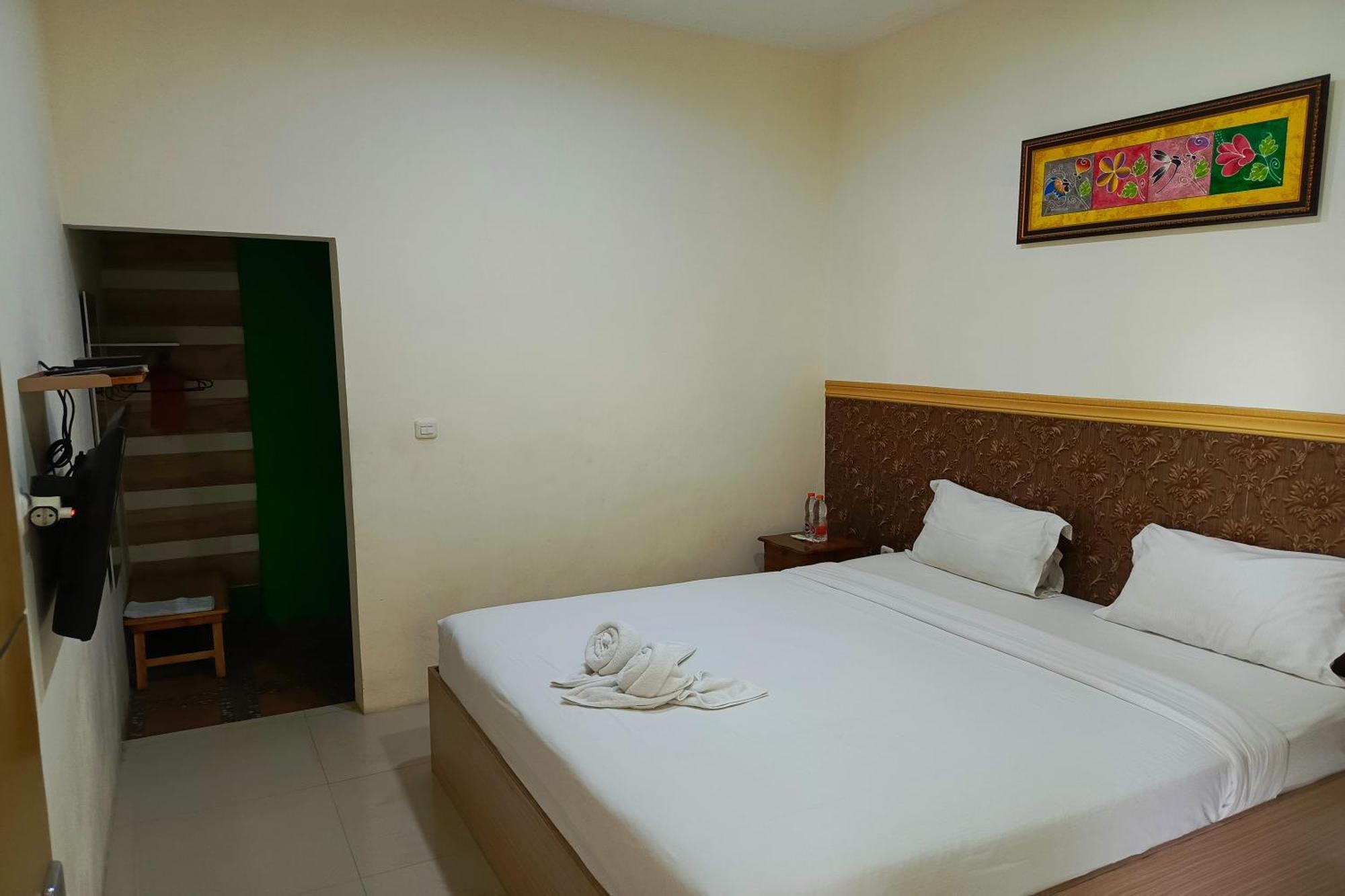 Adisa Homestay Malang Exteriör bild