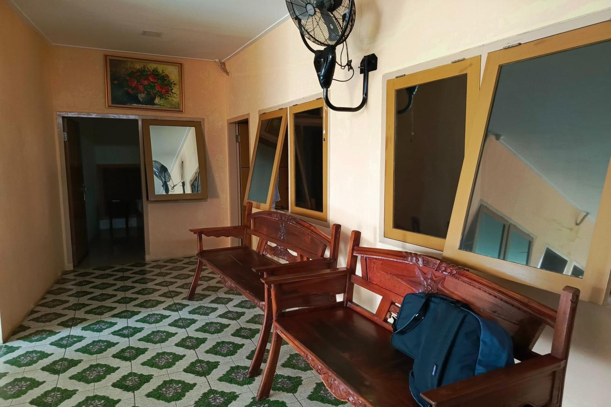Adisa Homestay Malang Exteriör bild